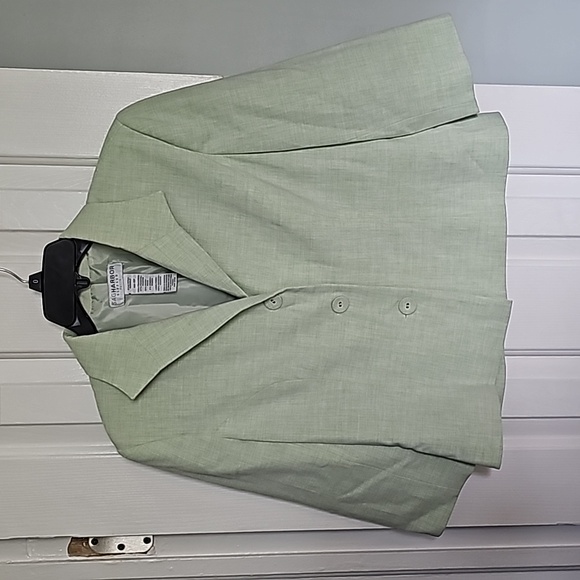 Light Green Jacket - Picture 2 of 12